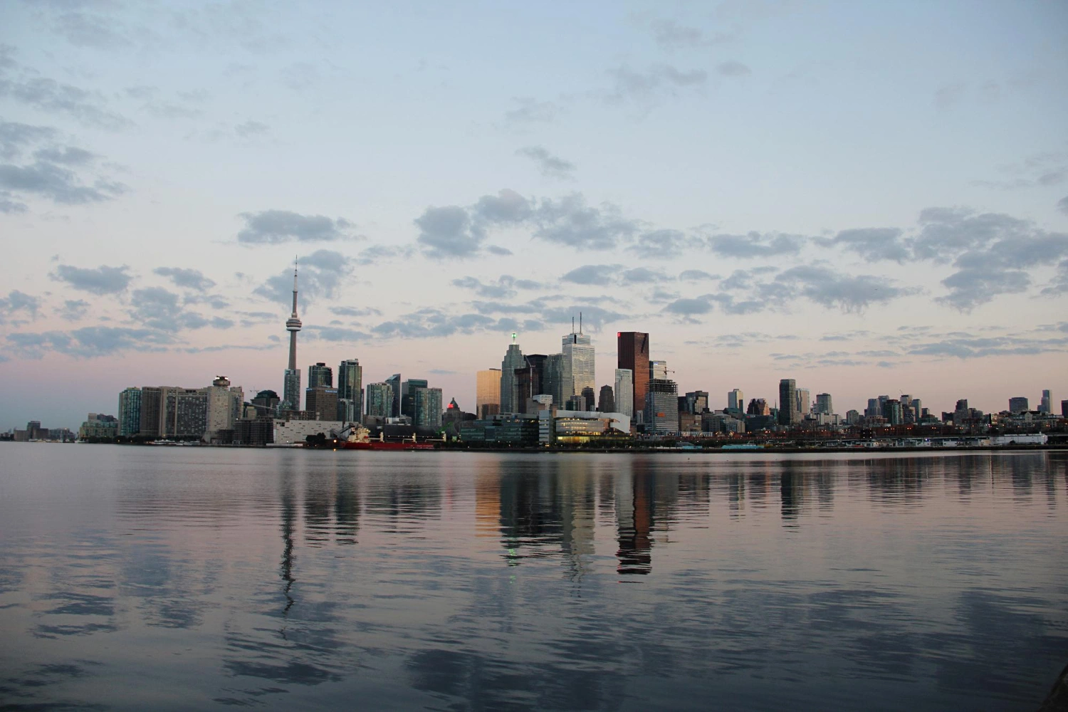 Canada Signals Major Reset of Express Entry: New Rules May Priorities High-Income Roles