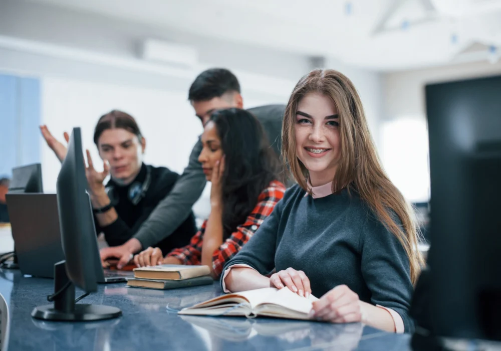 IRCC invites 2,000 candidates in the latest Express Entry CEC draw