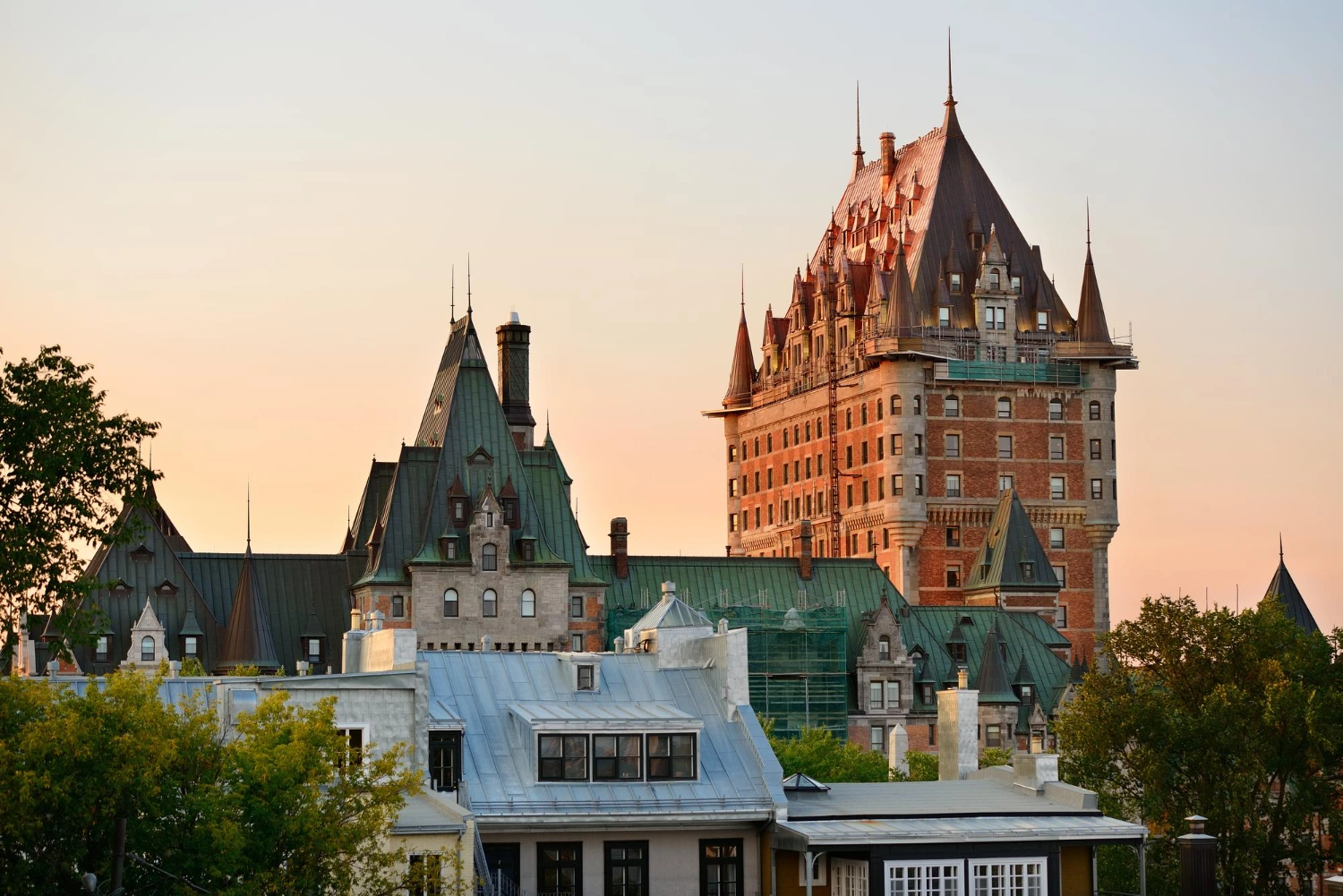 Canada Express Entry Draw: 2,000 CEC Candidates Receive ITAs for PR